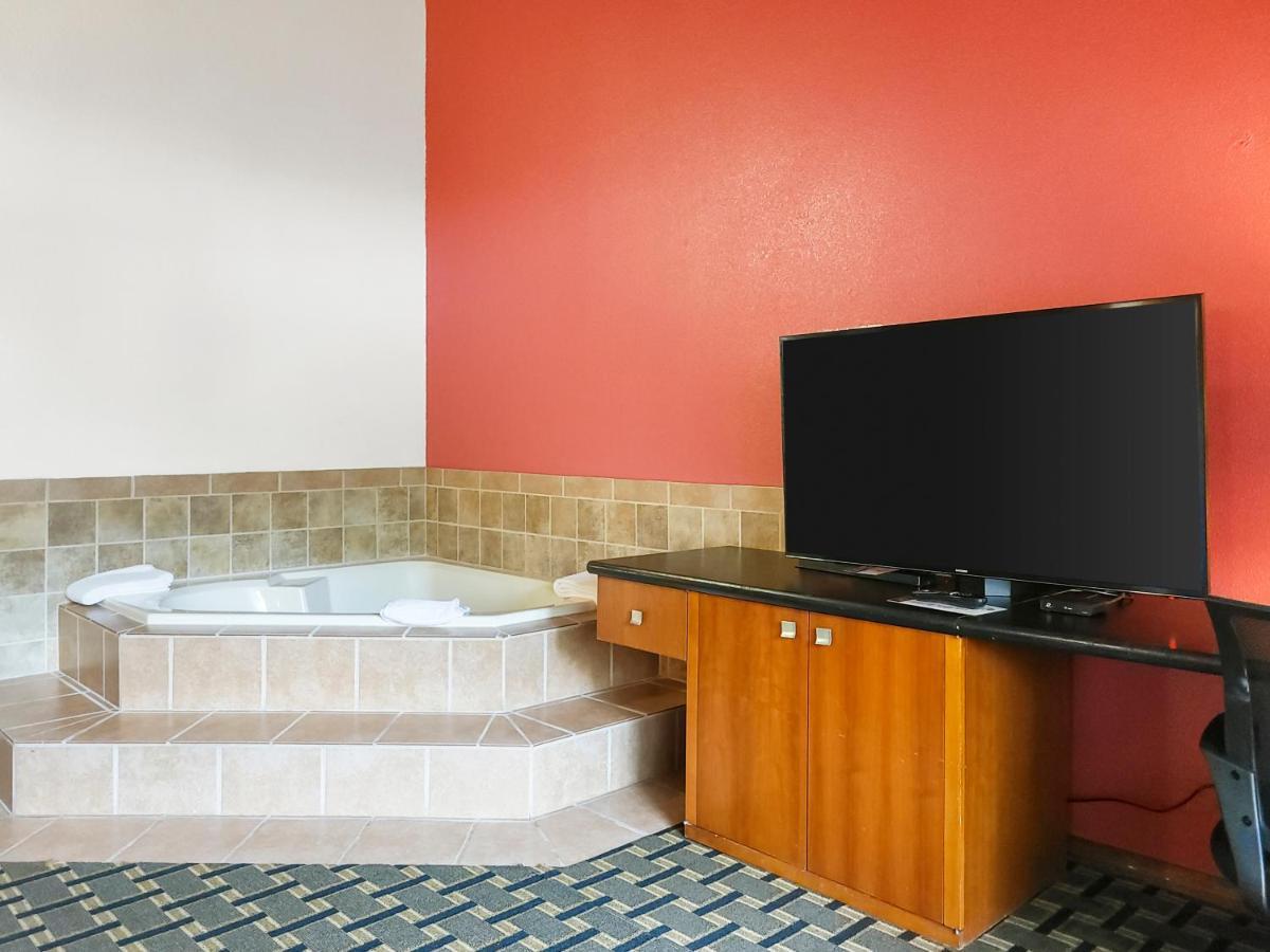 Americas Best Value Inn Hinckley Exterior photo